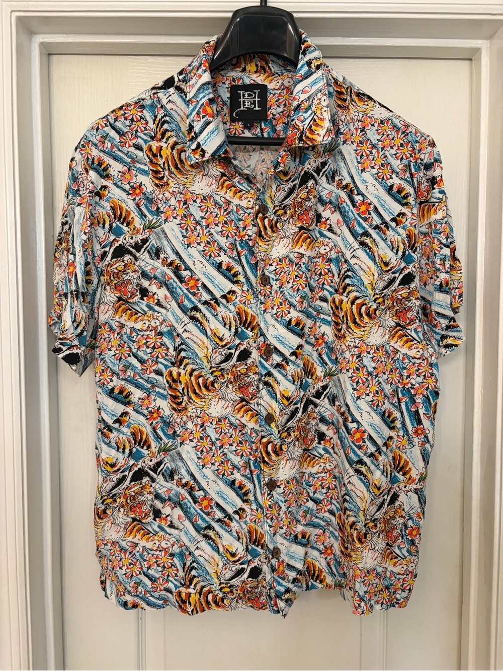 Ed Hardy Short Sleeve Button Up Shirt Large Floral Tiger All Over Hawaiian